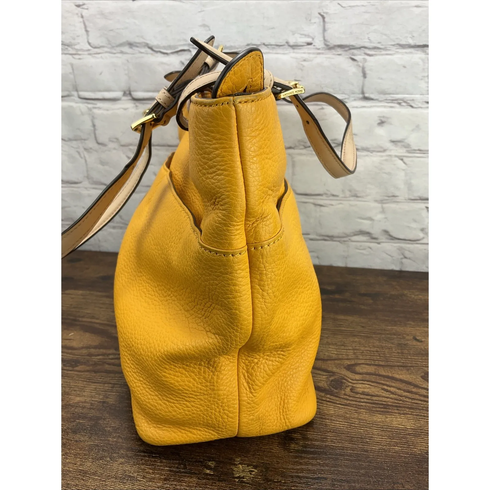 Michael Kors Bedford Sun Yellow Pebbled Leather Tote Bag Purse - Image 4