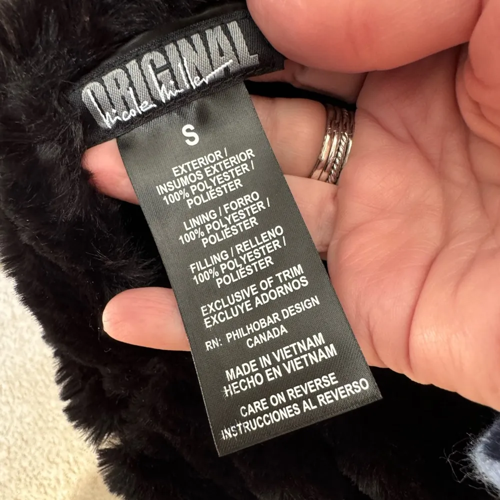 Faux Fur Exterior Reversible Vest in Black - Image 8