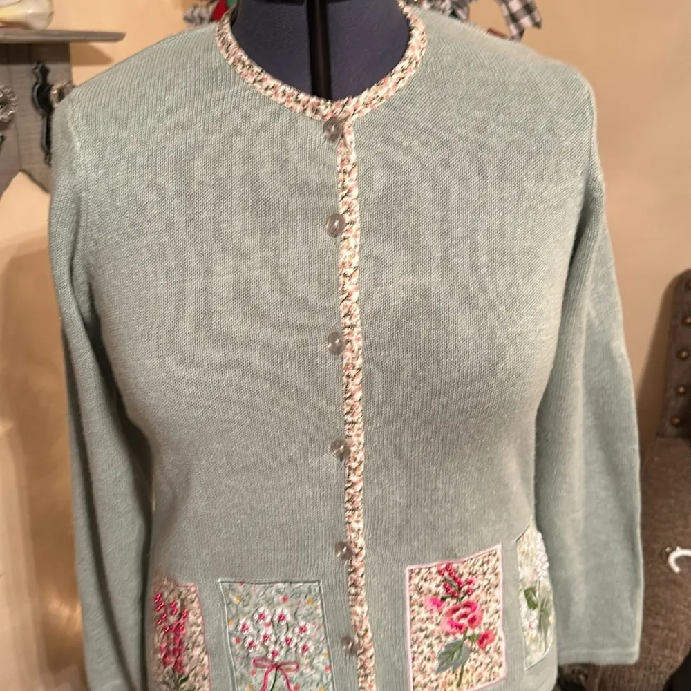 Ladies button up cardigan sweater Sz M by The Tog Shop Green Size M - Image 4