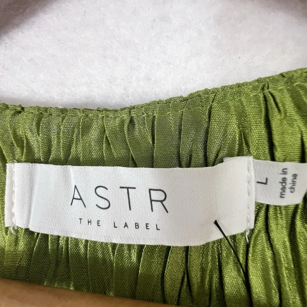 ASTR The Label Plisse Vest Women's Avacado Green Size Large Boho Vacation - Image 10