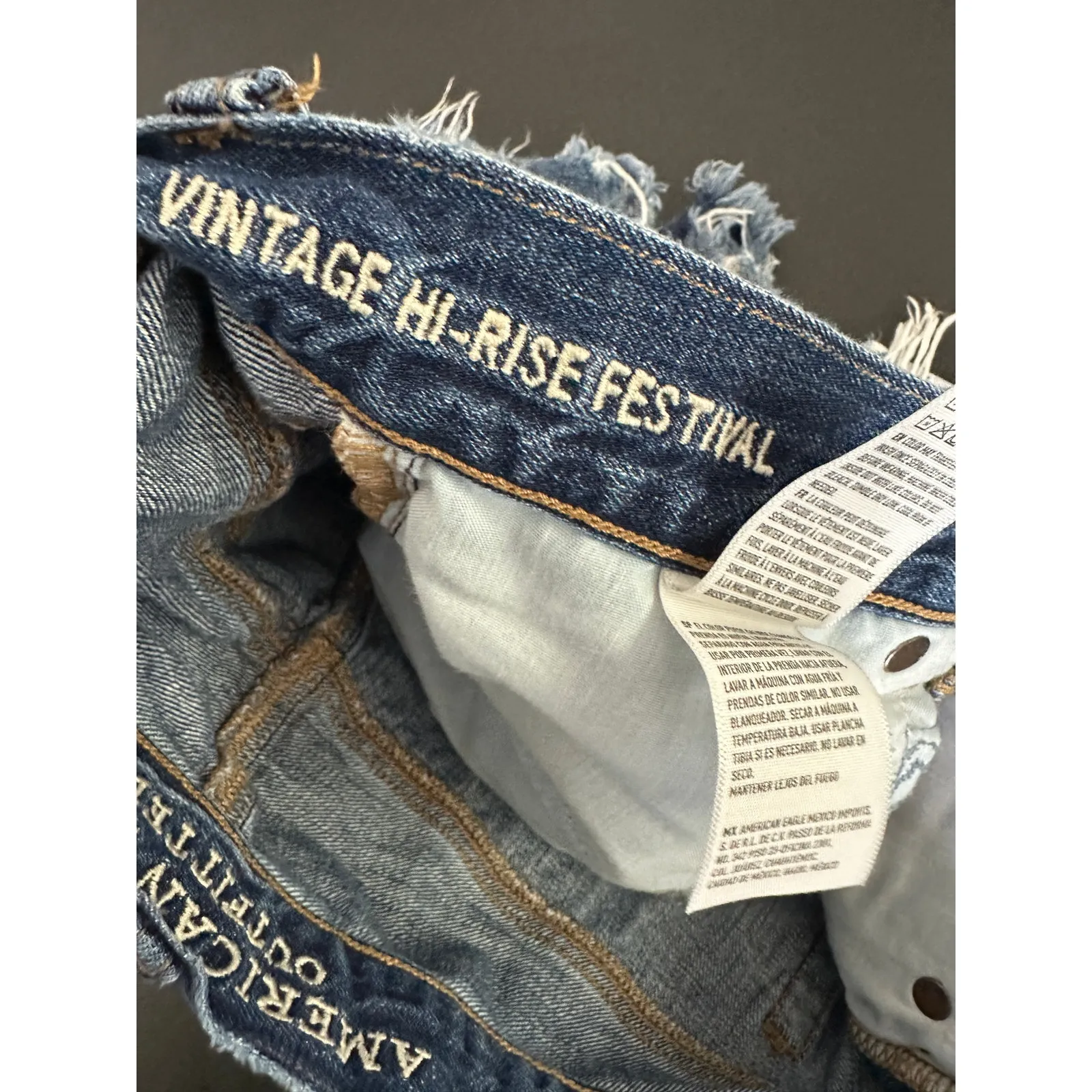 American Eagle AEO Vintage Hi-Rise Festival Blue Denim Shorts Size 2 Booty - Image 7