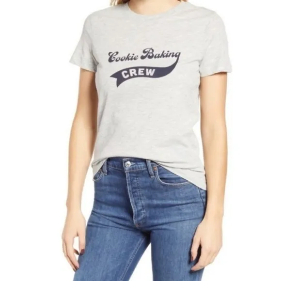 NWT 1901 Cookie Baking Crew Gray Long Sleeve T-shirt Size Medium - Image 2