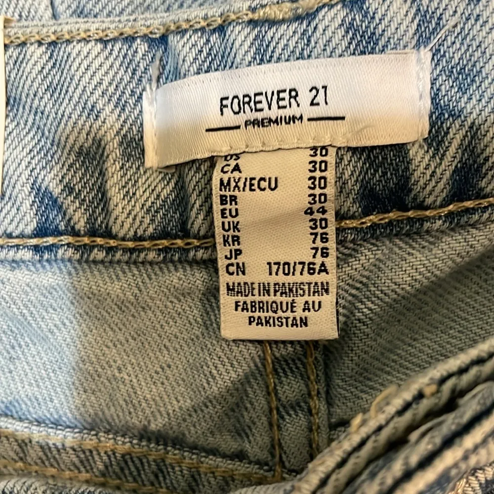 Womens New Forever 21 High Rise Slim Fit Flare Leg Jeans - Image 5