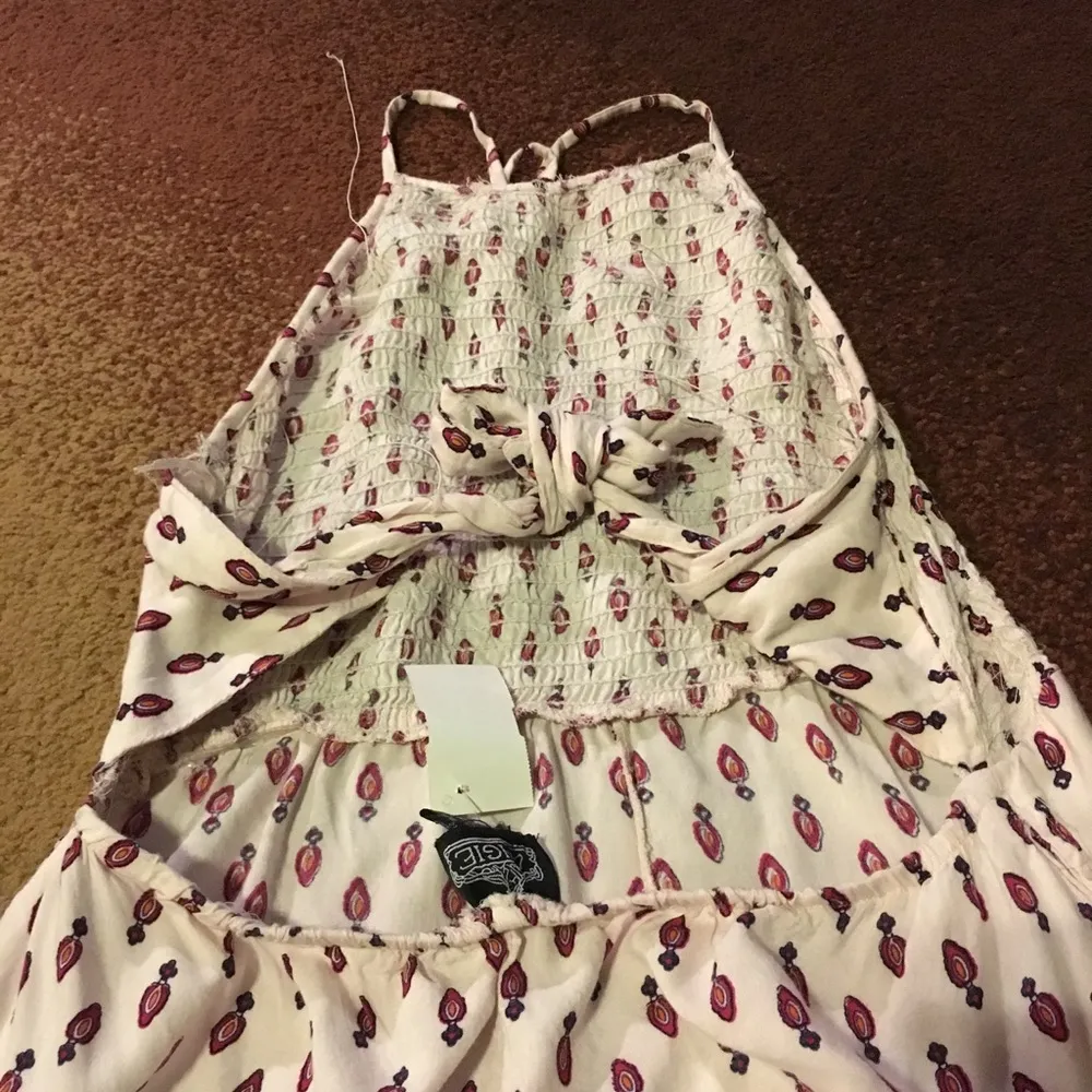 White halter romper never worn - Image 5