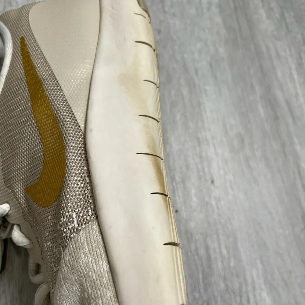 Nike Flex Contact Gold Swish Tennis Shoes 8.5 - Image 5