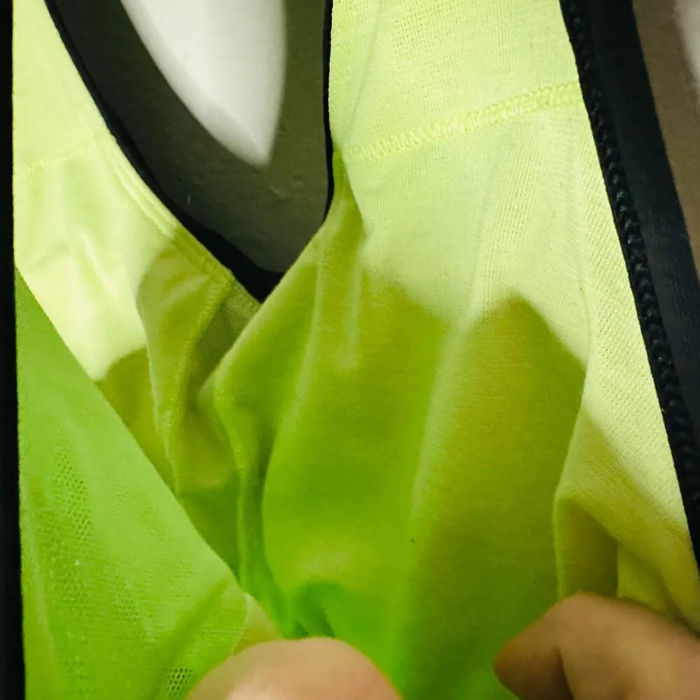 LULULEMON Atheletica Women's Lime Green & Black Built-In Bra Tank Top Size 2 - Image 5