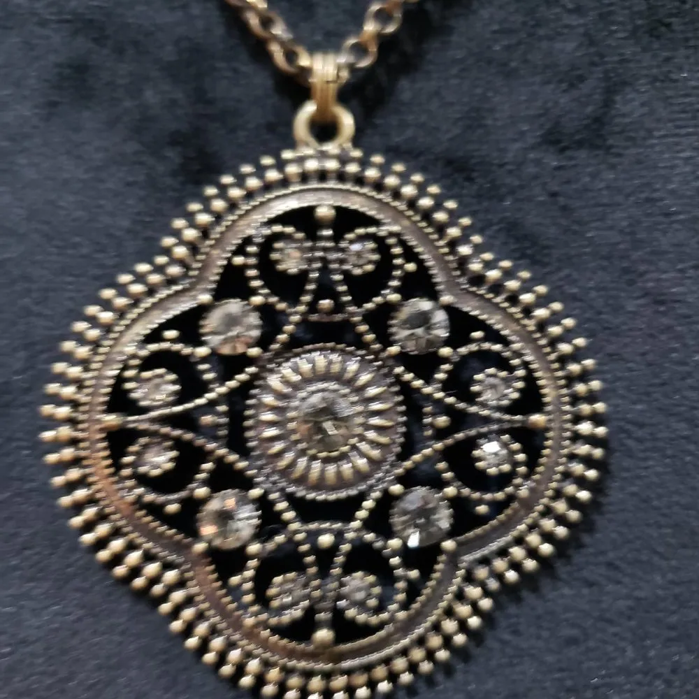 Express Women Fashion Black Silver Tone Big Open Work Rhinestone Pendant Necklac - Image 4