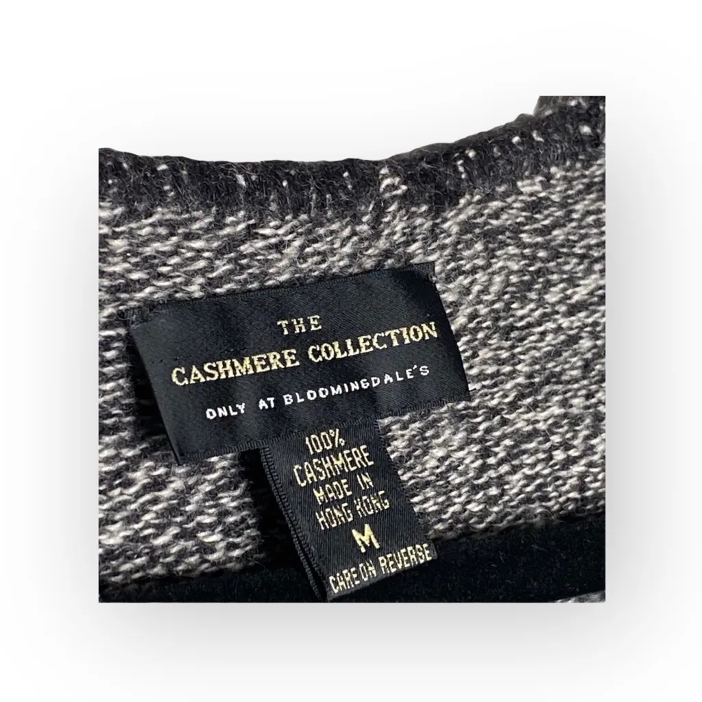 Vintage 90’s: Bloomingdale’s Y2K ᯾ Cozy Cashmere V Neck Knit Whipstitch Sweater Gray Size M - Image 10