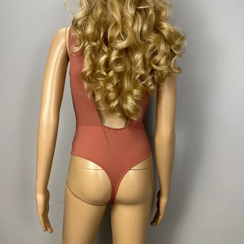 Victoria’s Secret Plunge Mesh Panel Bodysuit Thong Size Medium Rust Mauve - Image 2