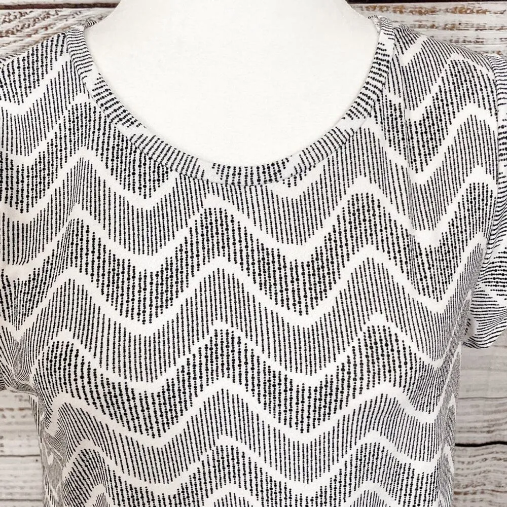 Adrianna Papell Geometric Print Ruffle Sleeve Blouse, EUC, Size Small - Image 2