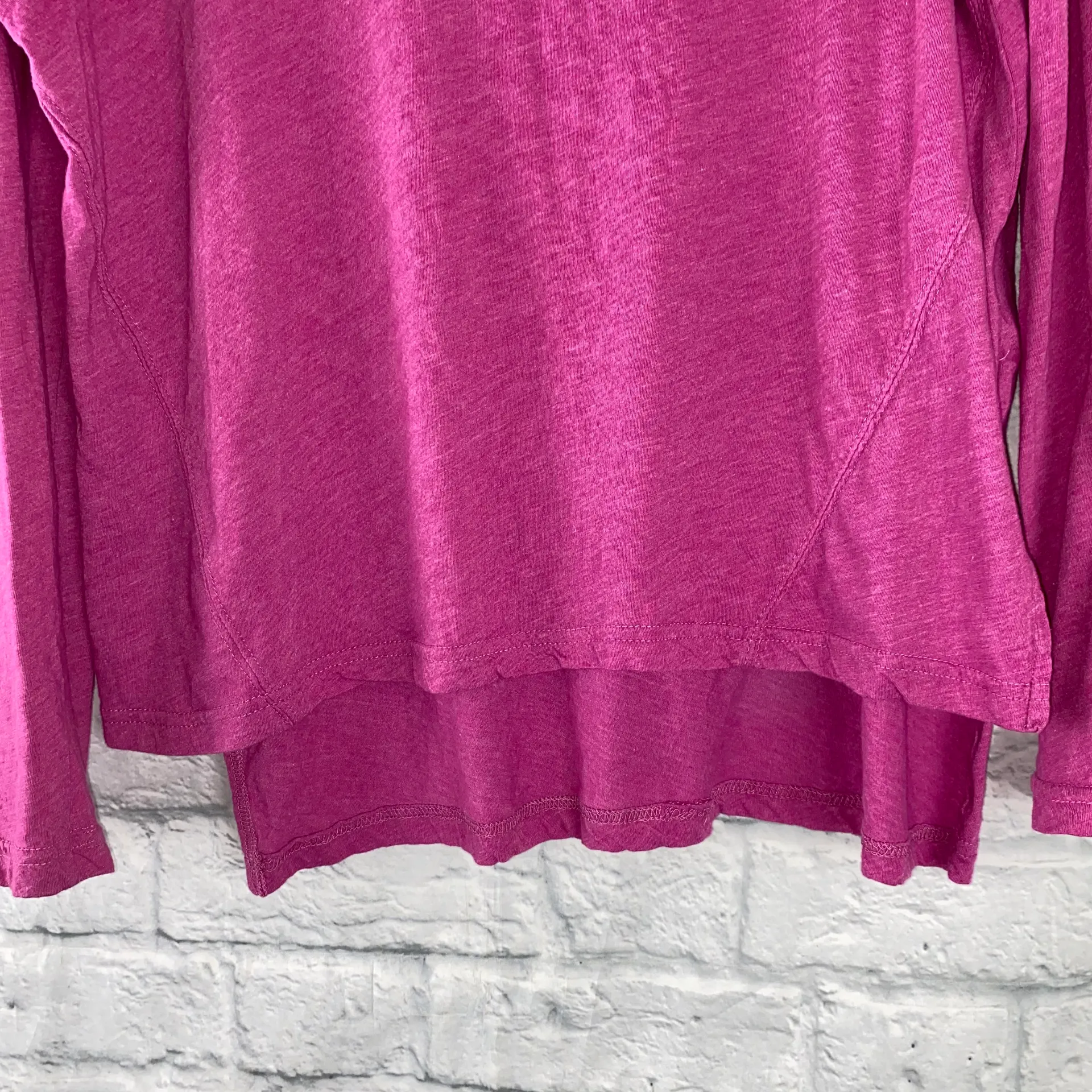 Threads 4 Thought Longsleeve hi lo flowy top w/ side slits & drop shoulder sz S - Image 6