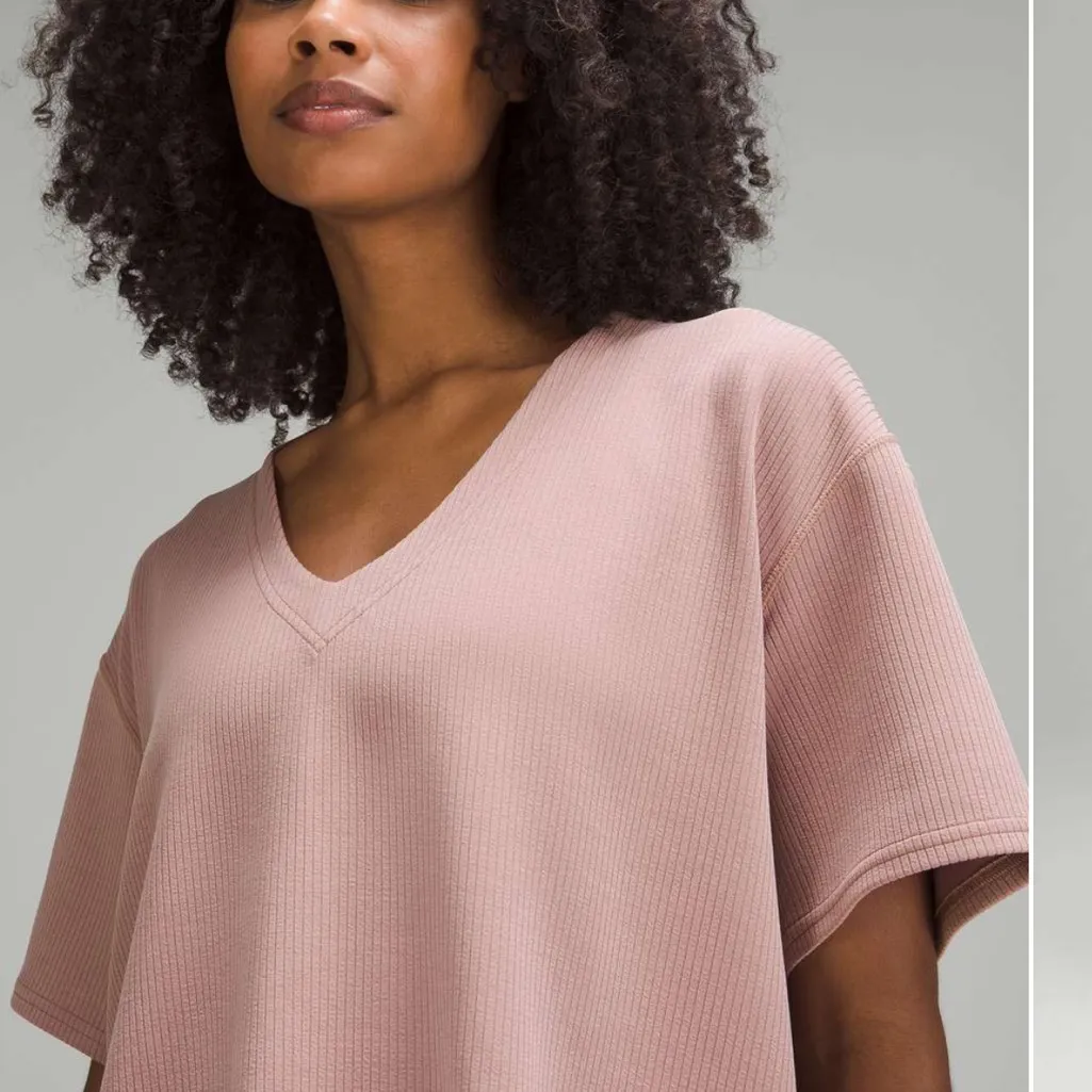 Lululemon Size 6 Ribbed Softstreme Relaxed-Fit T-Shirt Light Gray Loose Fit Boxy - Image 6