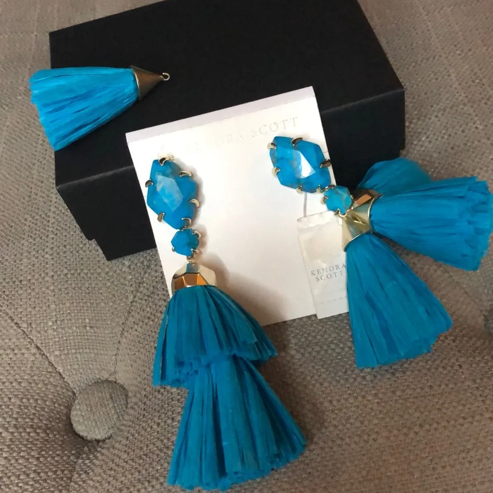 Kendra Scott Denise Earrings - Image 4