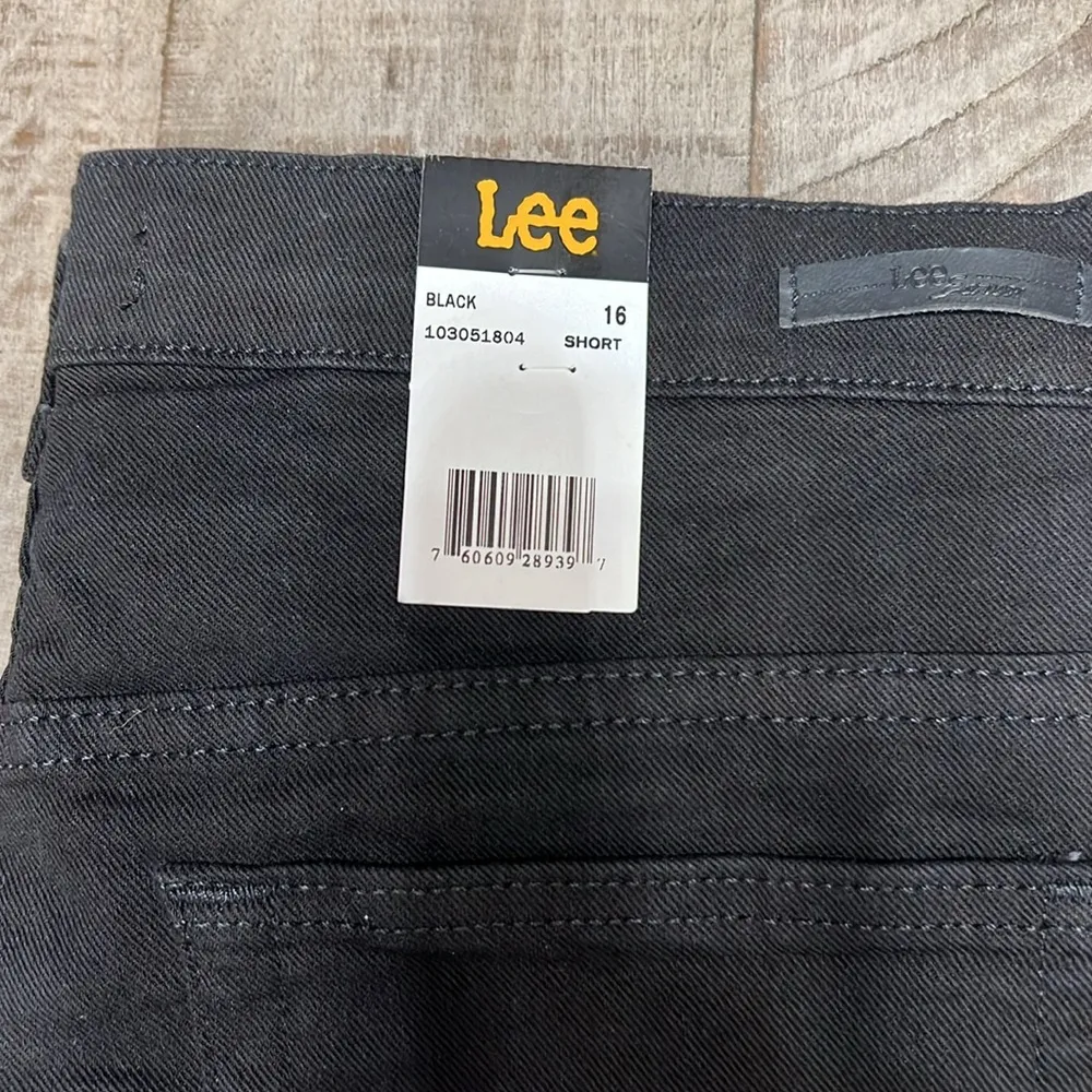 Lee Jeans Womens 16 SHORT Black Relaxed Fit Straight Leg High Rise Denim NWT - Image 2