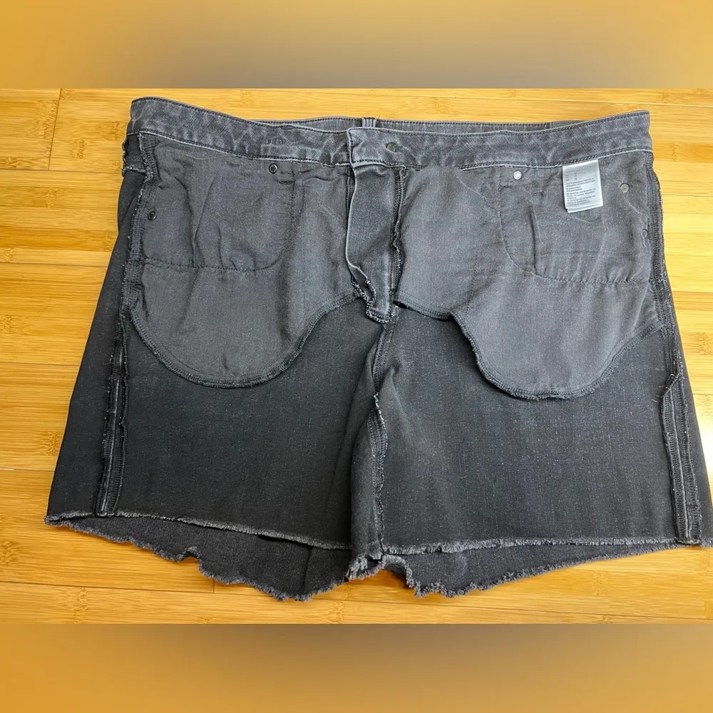 American Eagle Women The Dream Jean Black Midi Cutoff Stretch Denim shorts|Sz:18 - Image 15
