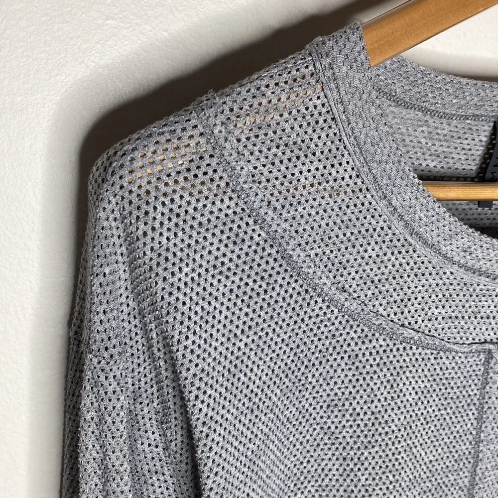 Vimmia Volley grey mesh drawstring long sleeve with graphic detail size M - Image 6