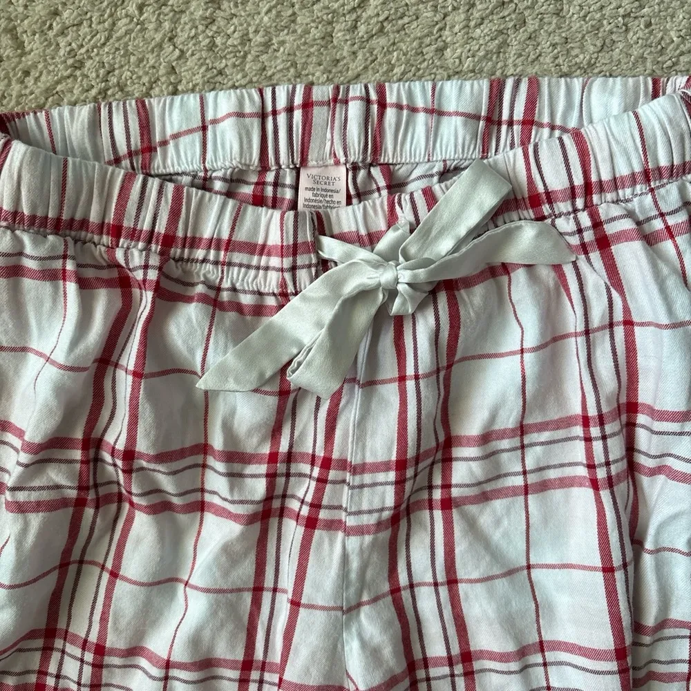 Victoria's Secret Red and White Cozy Plaid Pajama Set - Image 5