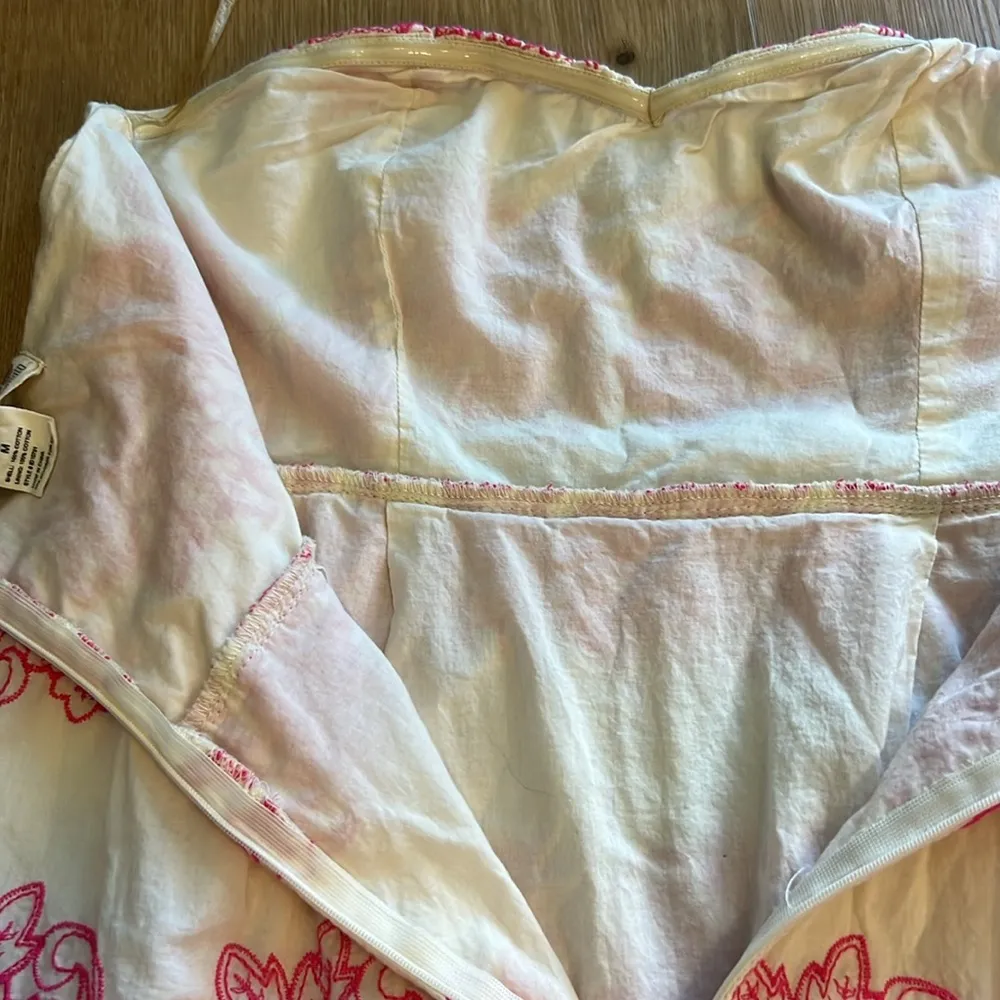 Cream and Pink Embroidered Strapless Dress  Size M - Image 8