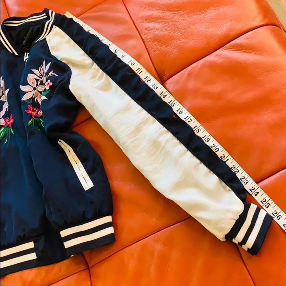 Navy & white floral embroidered bomber jacket. - Image 10