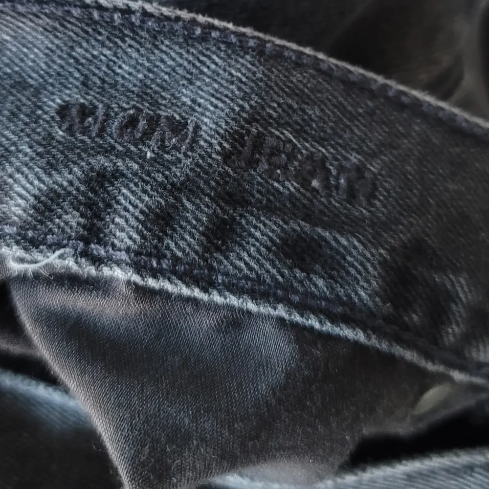 American Eagle AEO Intentionally Faded Black Mom Jeans 2 - Image 4