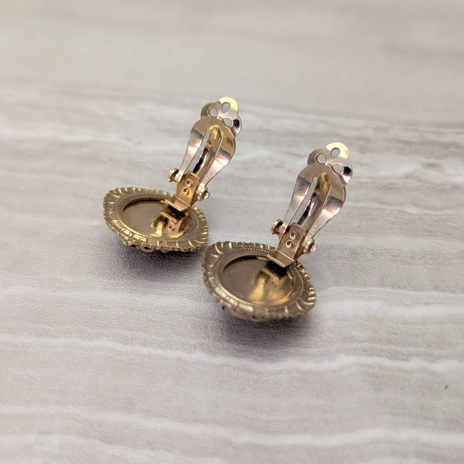 Vintage Clip On Earrings Fancy Gold Tone Halo with Possible Stone Center - Image 5