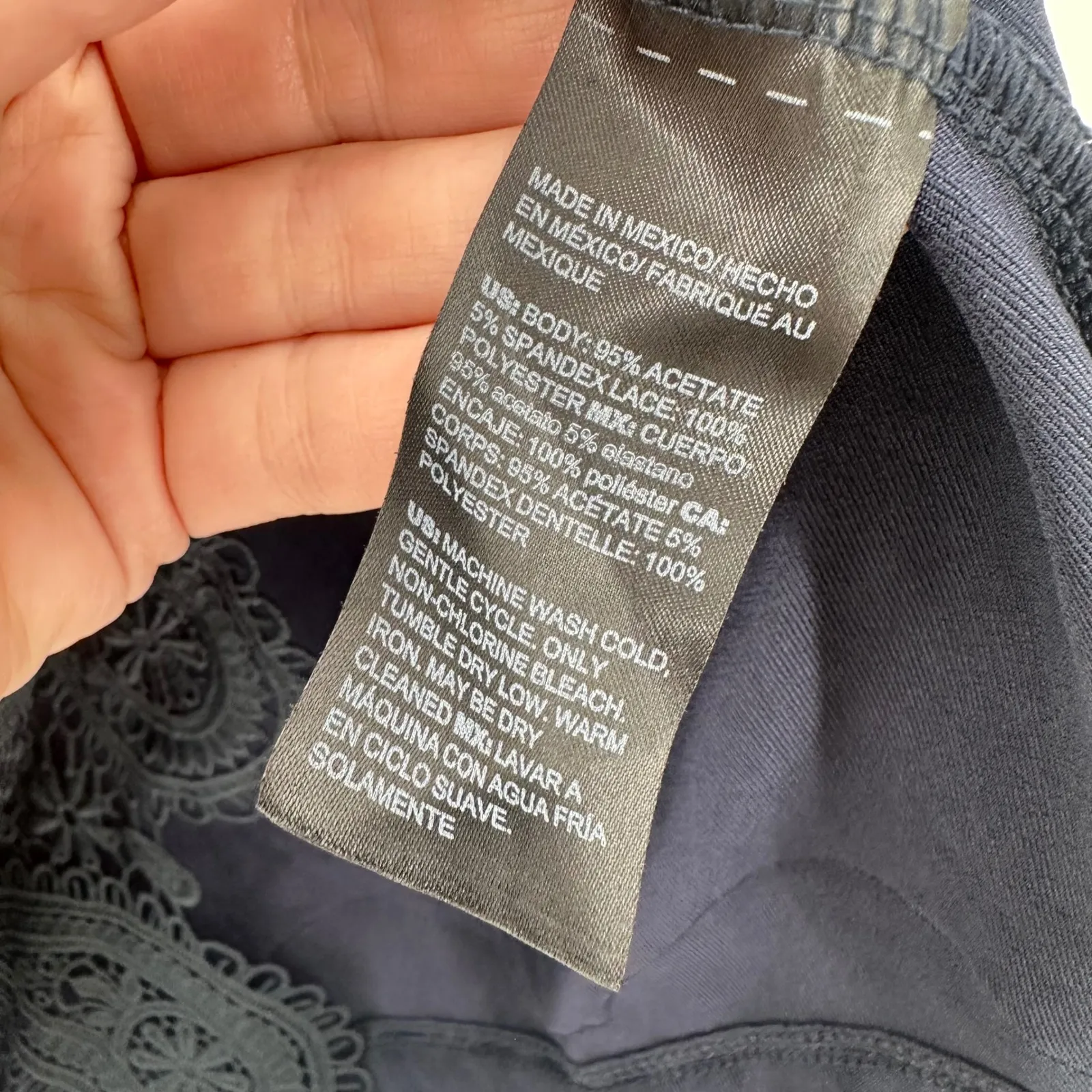 Chicos Travelers Navy Blue Lace Trim Tunic Top Shirt Womens Size XL 16-18 - Image 7