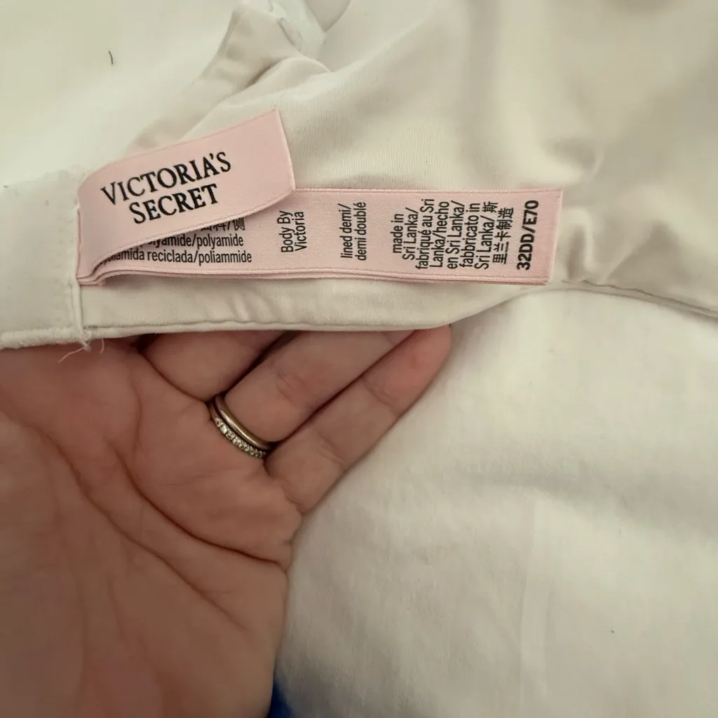 Victoria Secret Lightly Lined T-Shirt Bra - Image 2