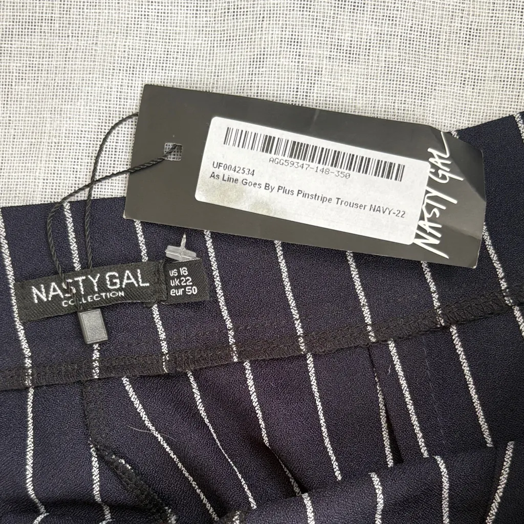 Nasty Gal As Line Goes Plus Pinstripe Trouser - Image 2