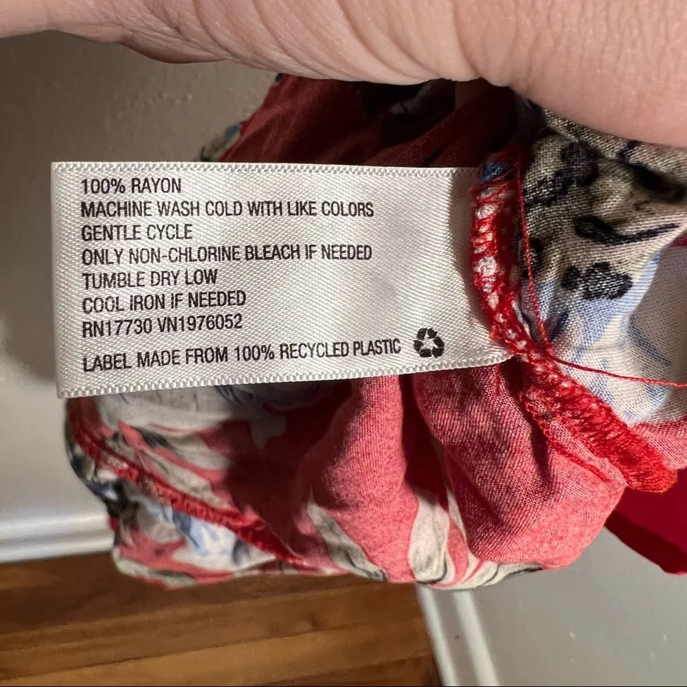 Xhilaration Sleeveless Romper Red White Floral - Image 14