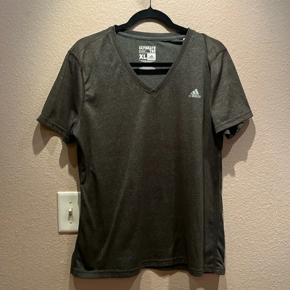 Adidas Women’s Climalite Gray V Neck Athletic T Shirt  Size XL - Image 2