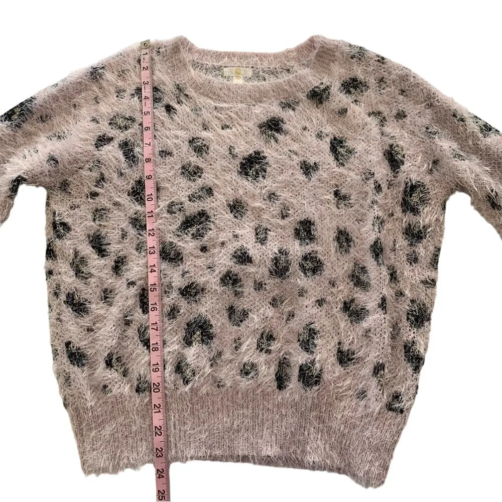 Charming Charlie Blush Pink Fuzzy Cheetah Print Pullover Sweater Medium - Image 5