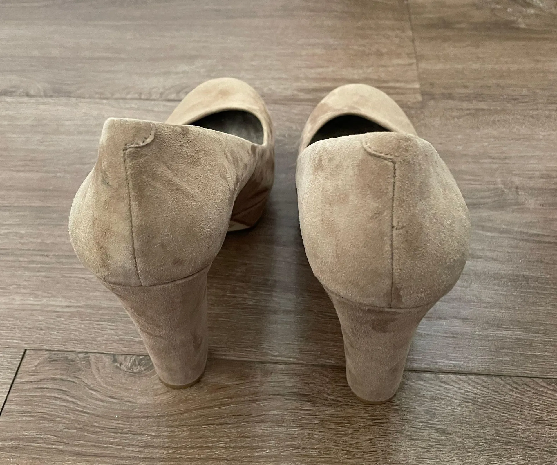 Gianni Bini Beige Suede Heels - Image 6