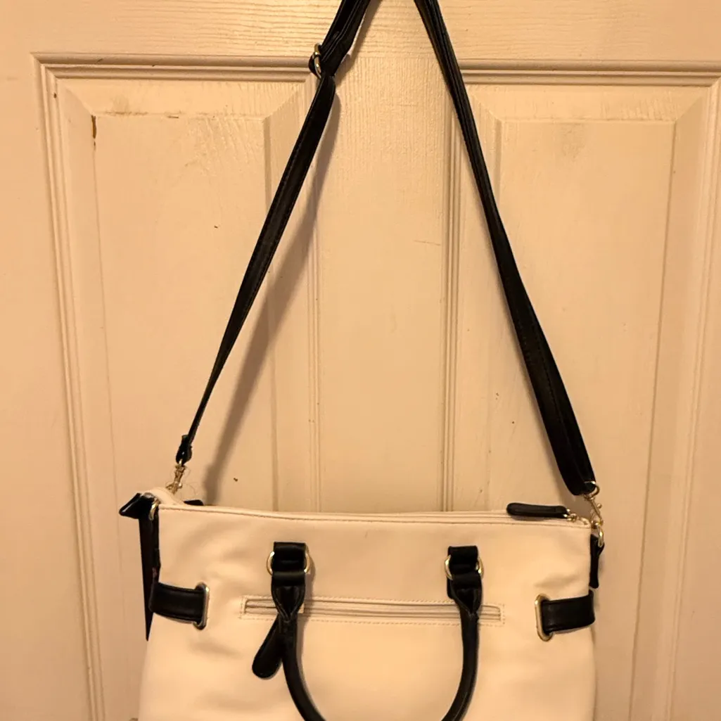 Stone Mountain Leather Purse nwt - Image 5