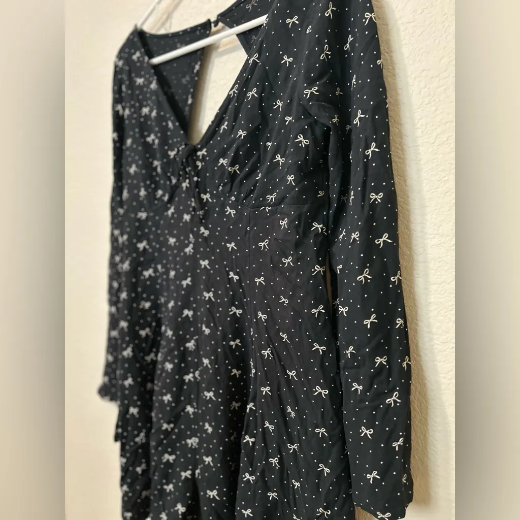 American Eagle Long Sleeve V-Neck Shorts Romper Black White Bows NWT Size Medium - Image 5