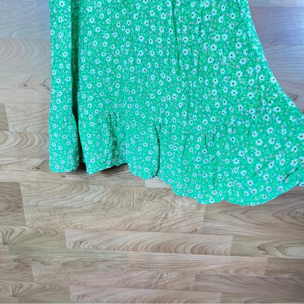 No Boundaries Floral Print Dress w/Bottom Ruffle & Side Zipper & Puffy Sleeves - Image 4