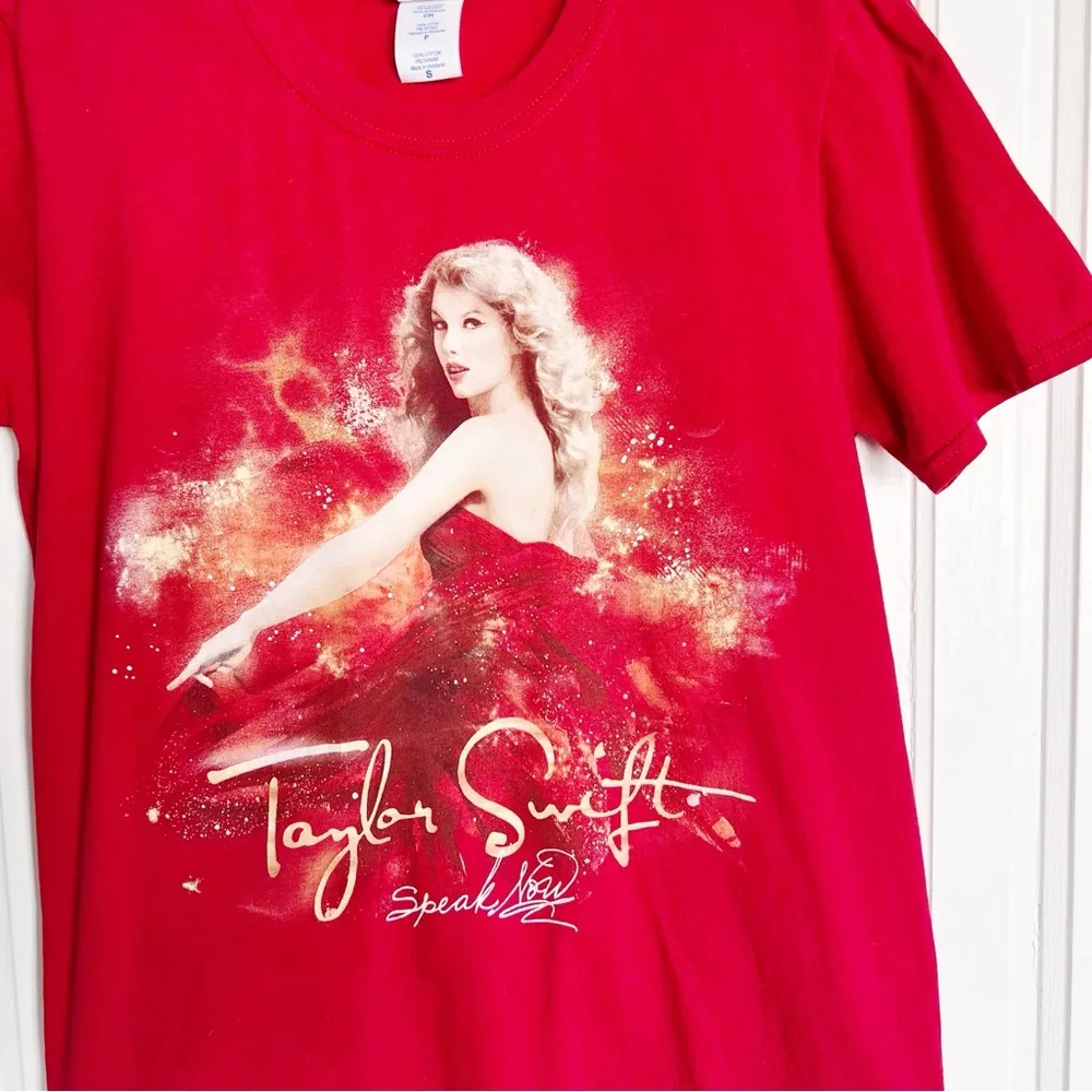 Taylor Swift • Speak Now tour tee 2011 official red concert deluxe album Swiftie - Image 2