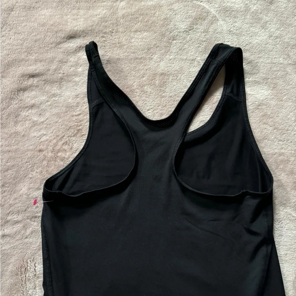 Nike pro women’s black tank top pull‎ over light weight size  small - Image 5