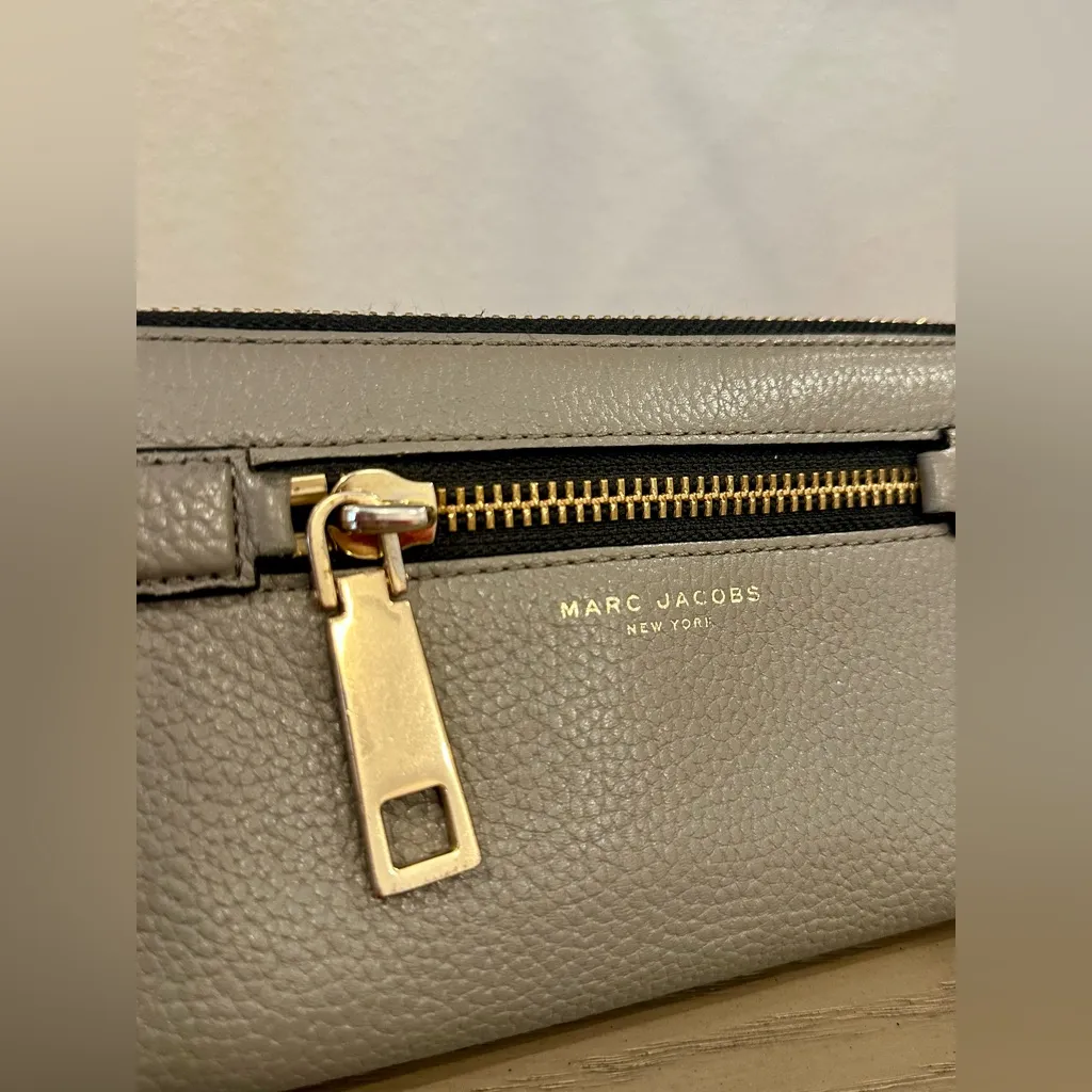 EUC Marc Jacobs Gotham Continental Standard Wallet - Grey - Image 8