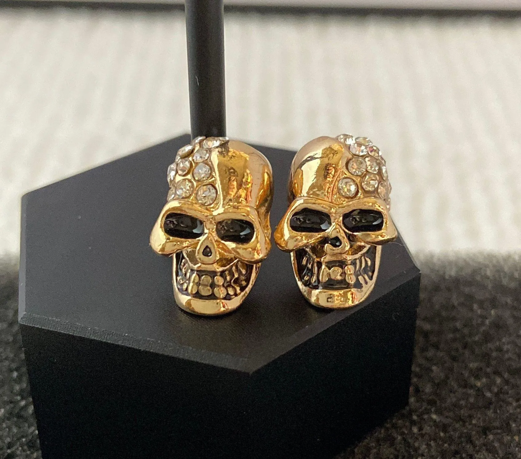 18K Gold Plated Skull Stud Earrings for Men Women,Unisex Punk Hip Hop Earrings - Image 6