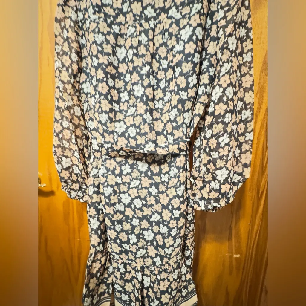 New Club Monaco Floral V-Neck Mini Dress size 8 - Image 13