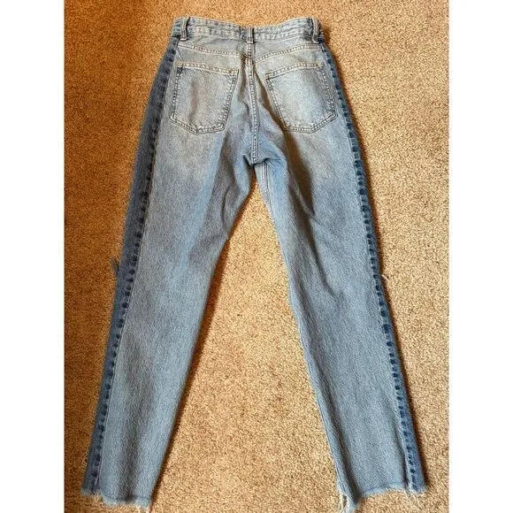H & M Vintage Style Distressed Light Wash‎ High Waist Mom Jeans with Knee Rips - Image 2