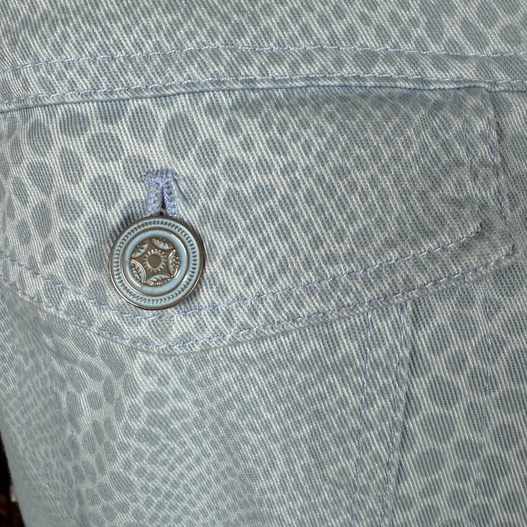 Denim & Company light blue spotted collared 3/4 sleeve jacket size small - Image 9