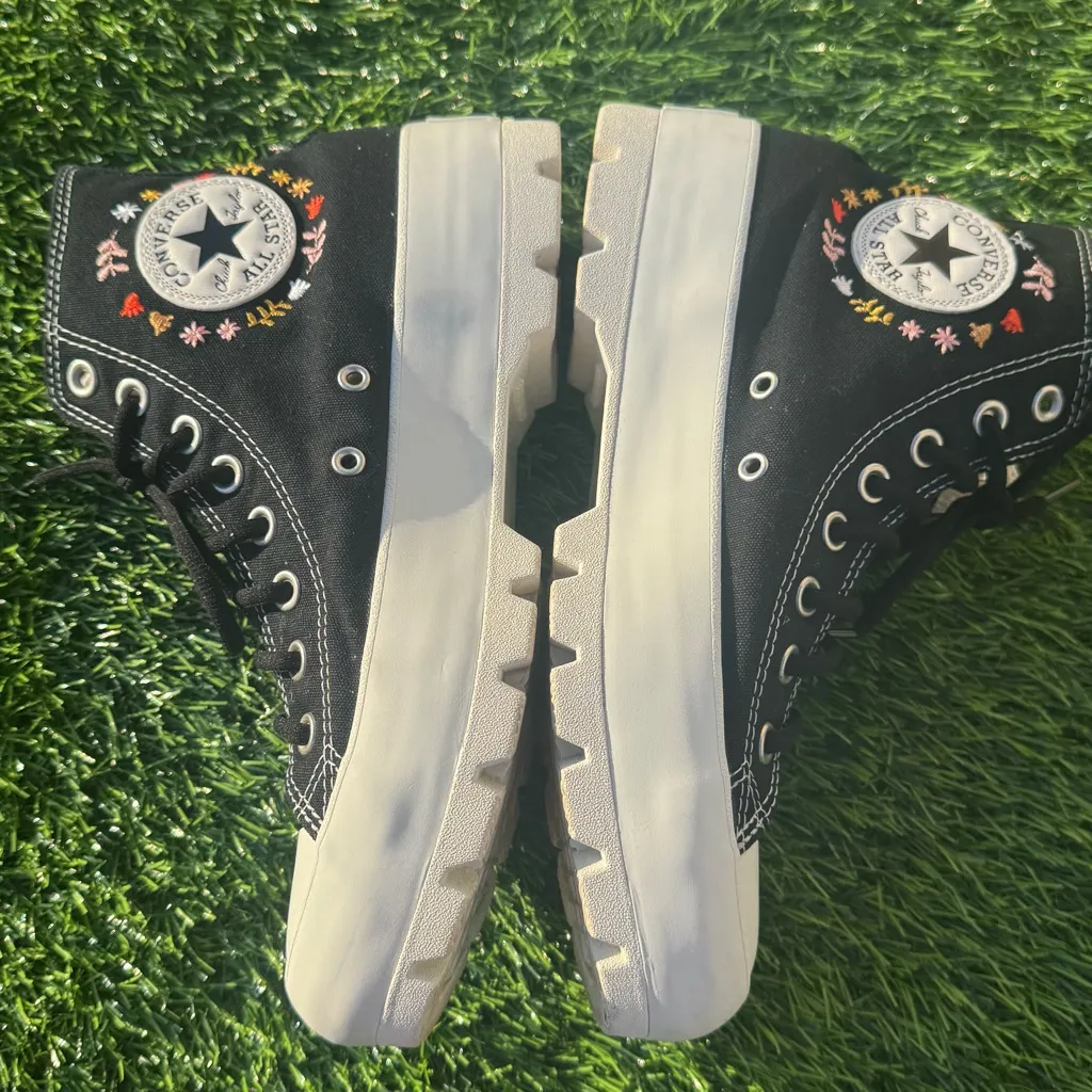 WMNS CHUCK TAYLOR ALL STAR LUGGED HIGH 'IT'S OKAY TO WANDER - BLACK' SIZE 9 - Image 7