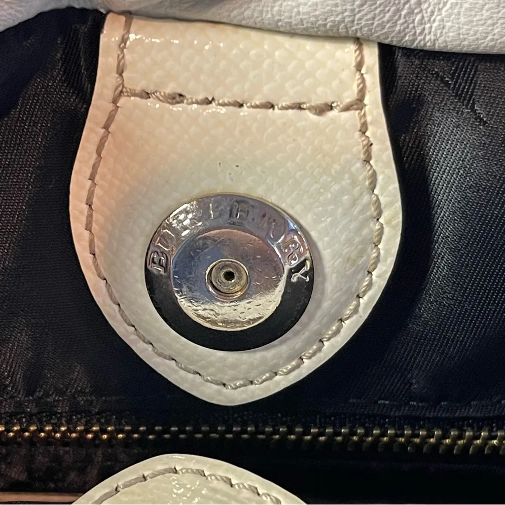 Burberry Little Crush Crossbody Bag in Ivory Calfskin Leather - Preowned - Image 16