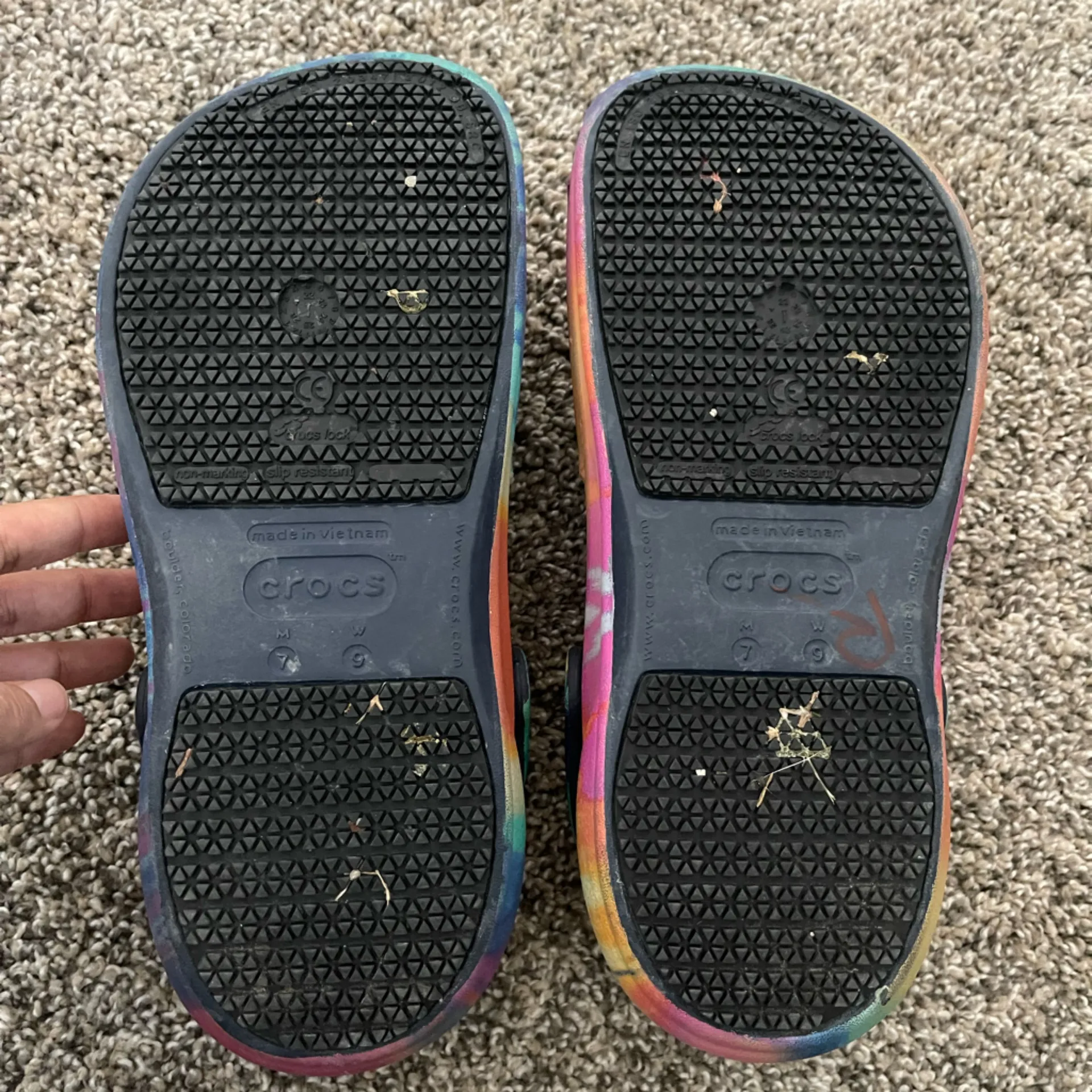 Unisex Crocs Bistro Rainbow Tie Dye Slip Resistant Work Shoes Clogs M7 W9 - Image 6