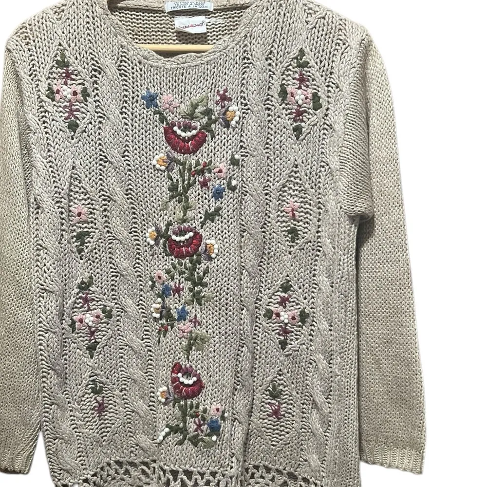 Vintage Bobbie Brooks Hand Knit Embroidered Pearl Sweater See measurements - Image 4