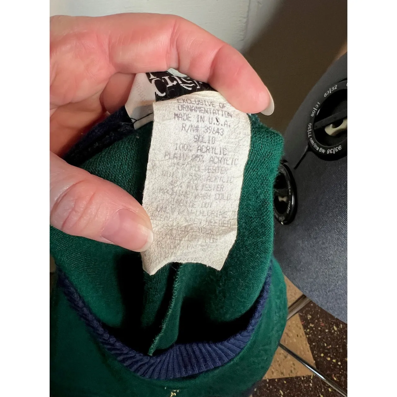 sweatshirt plaid chevron quilted green navy shoulder pads 1980s Size L - Image 11