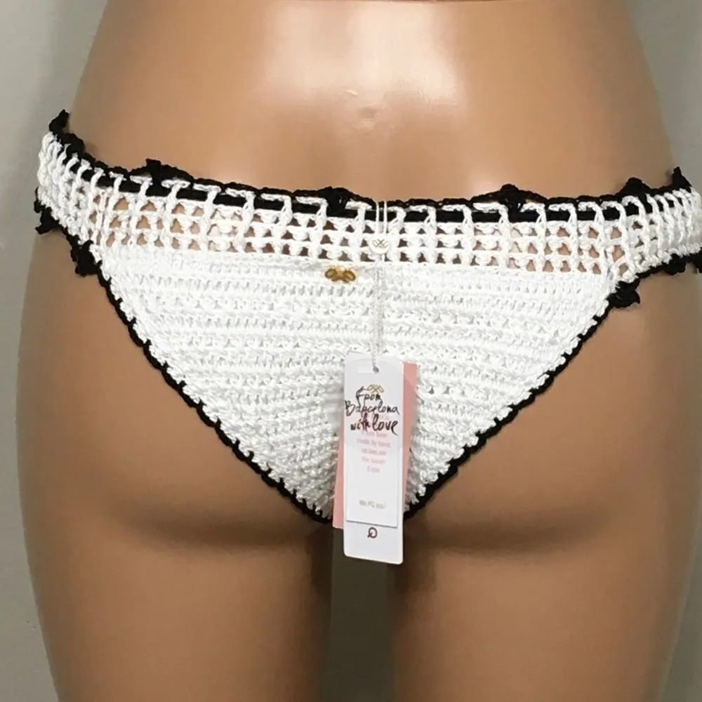 PILYQ white crochet bikini bottom with black trim. Large - Image 7