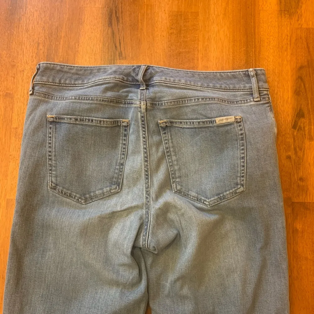 Eddie Bauer Jeans Women’s 12 slightly curvy slim straight Light wash soft casual - Image 7
