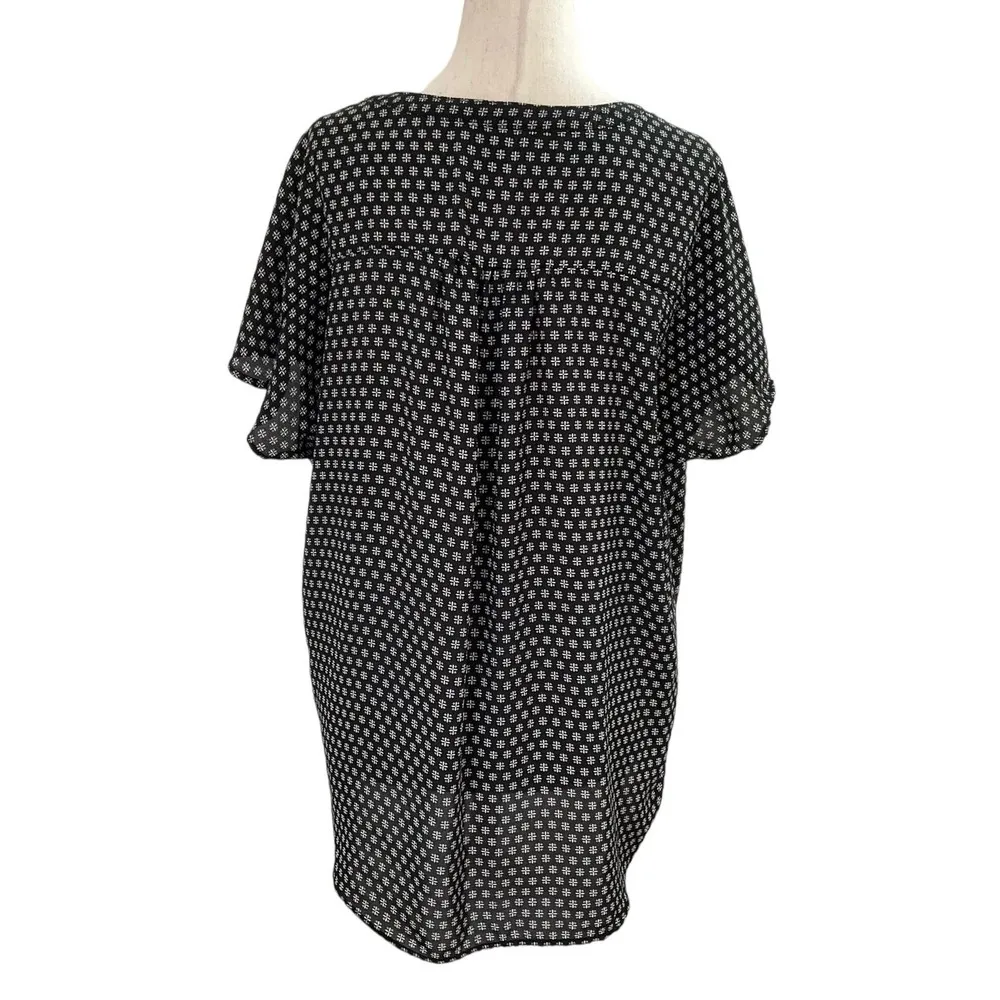 Banana Republic Black White Short Flutter Sleeve Size L | 41-4 - Image 2